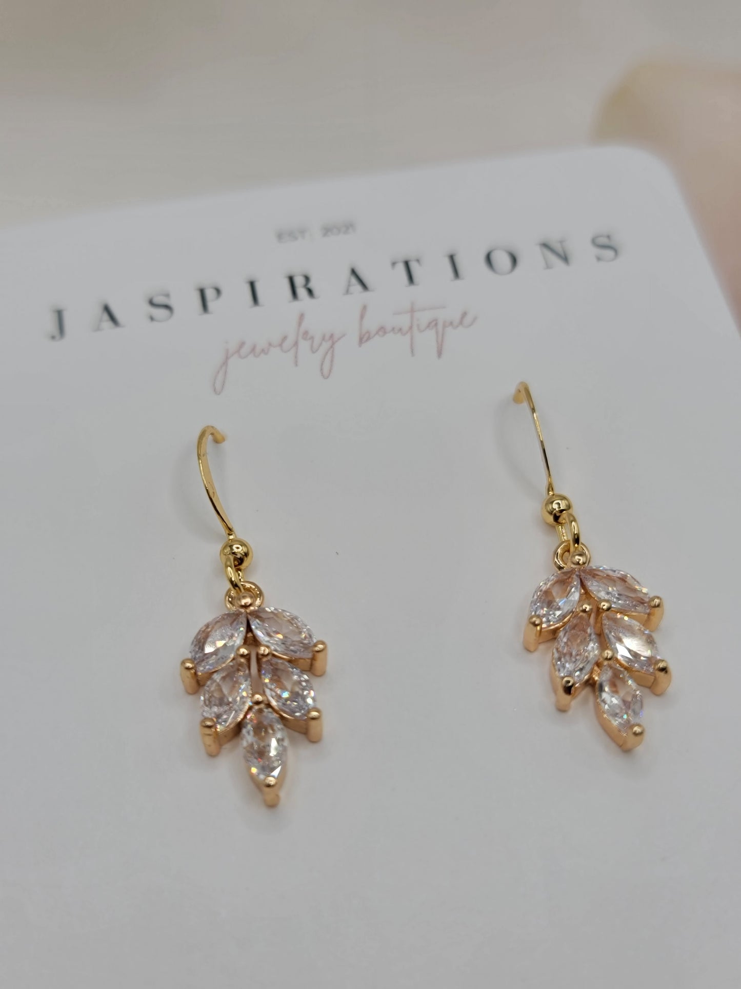 Anna Dangles