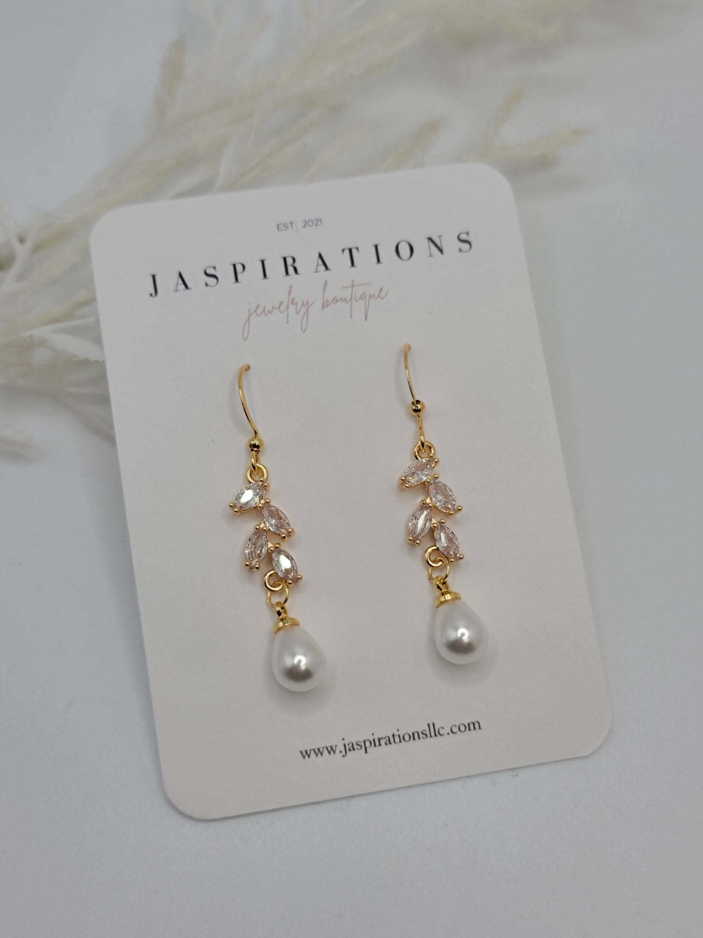 Elegant Pearl Drop