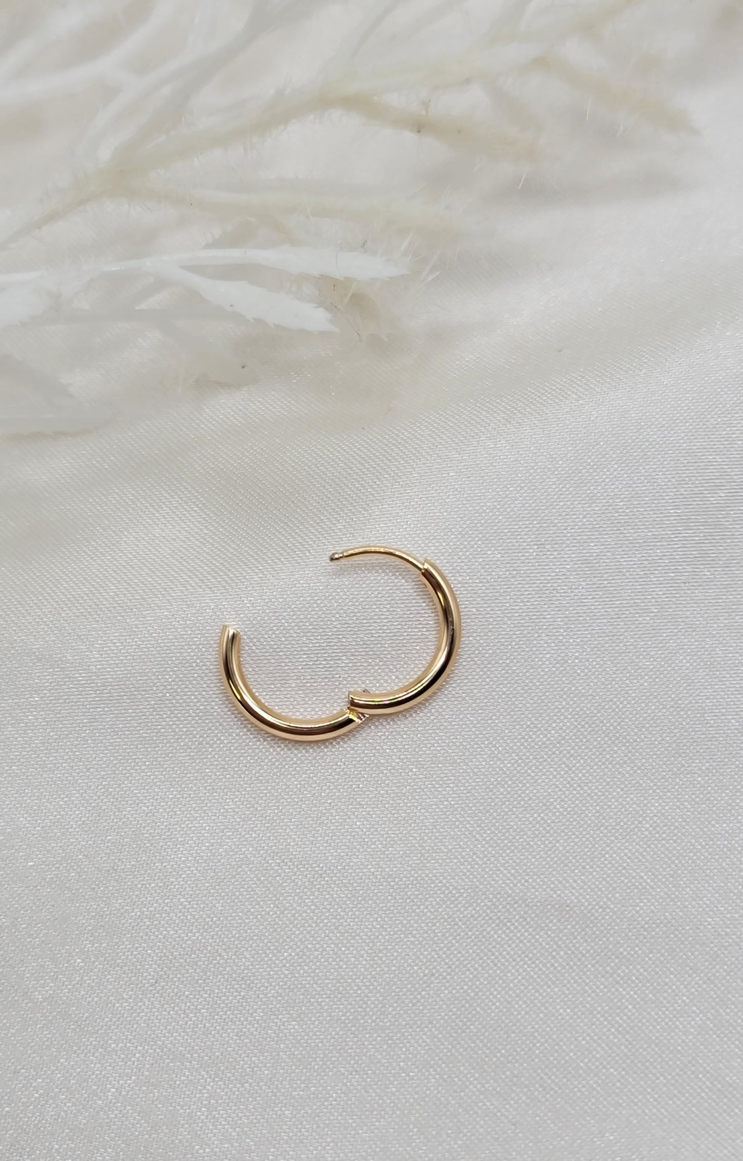 Simple Gold Huggies