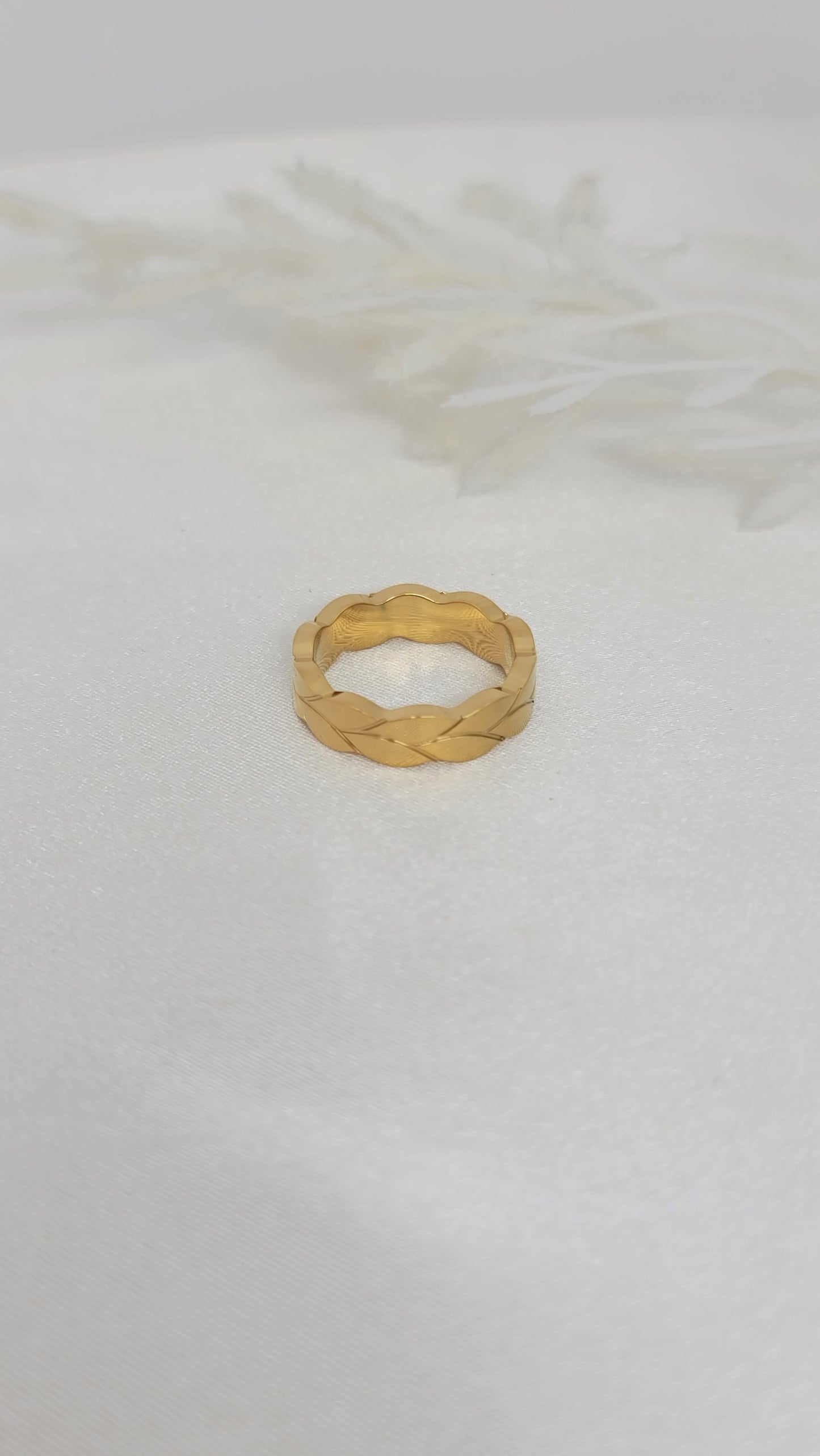 Classic Gold Band