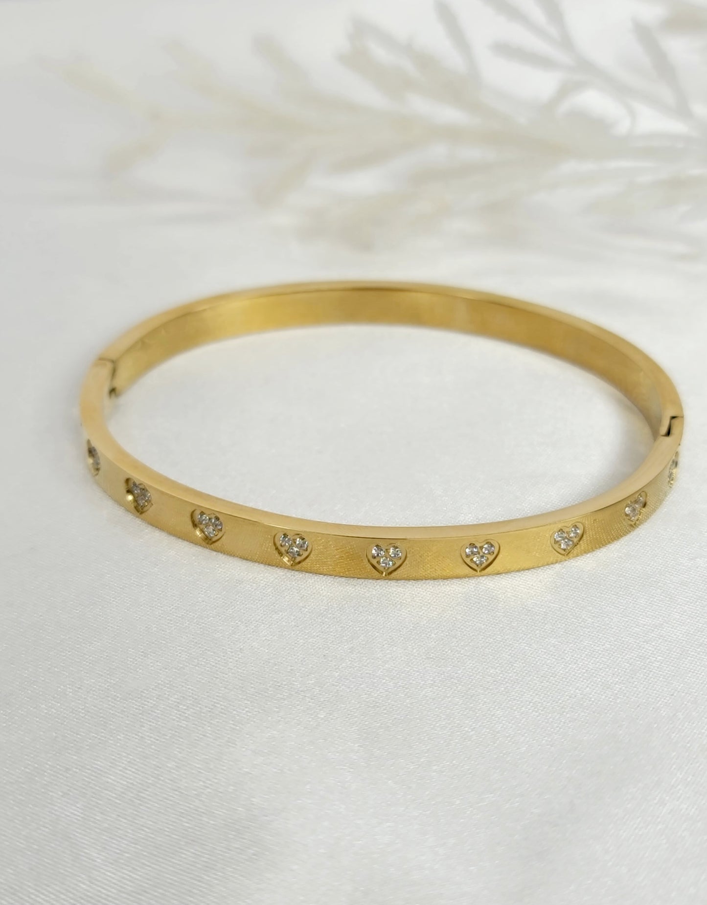 Classic Heart Bangle