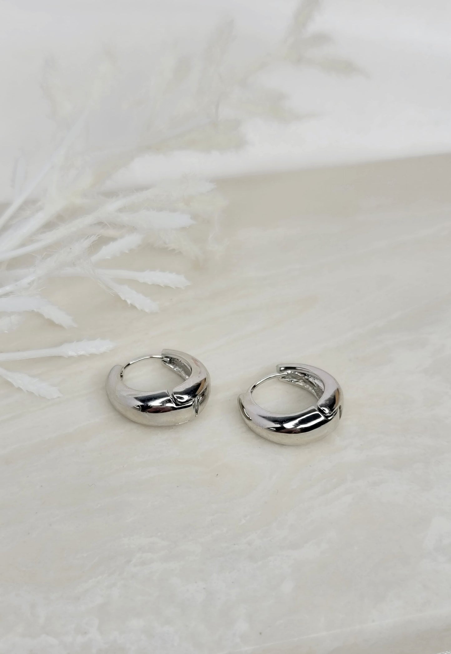 Silver Nova Huggies