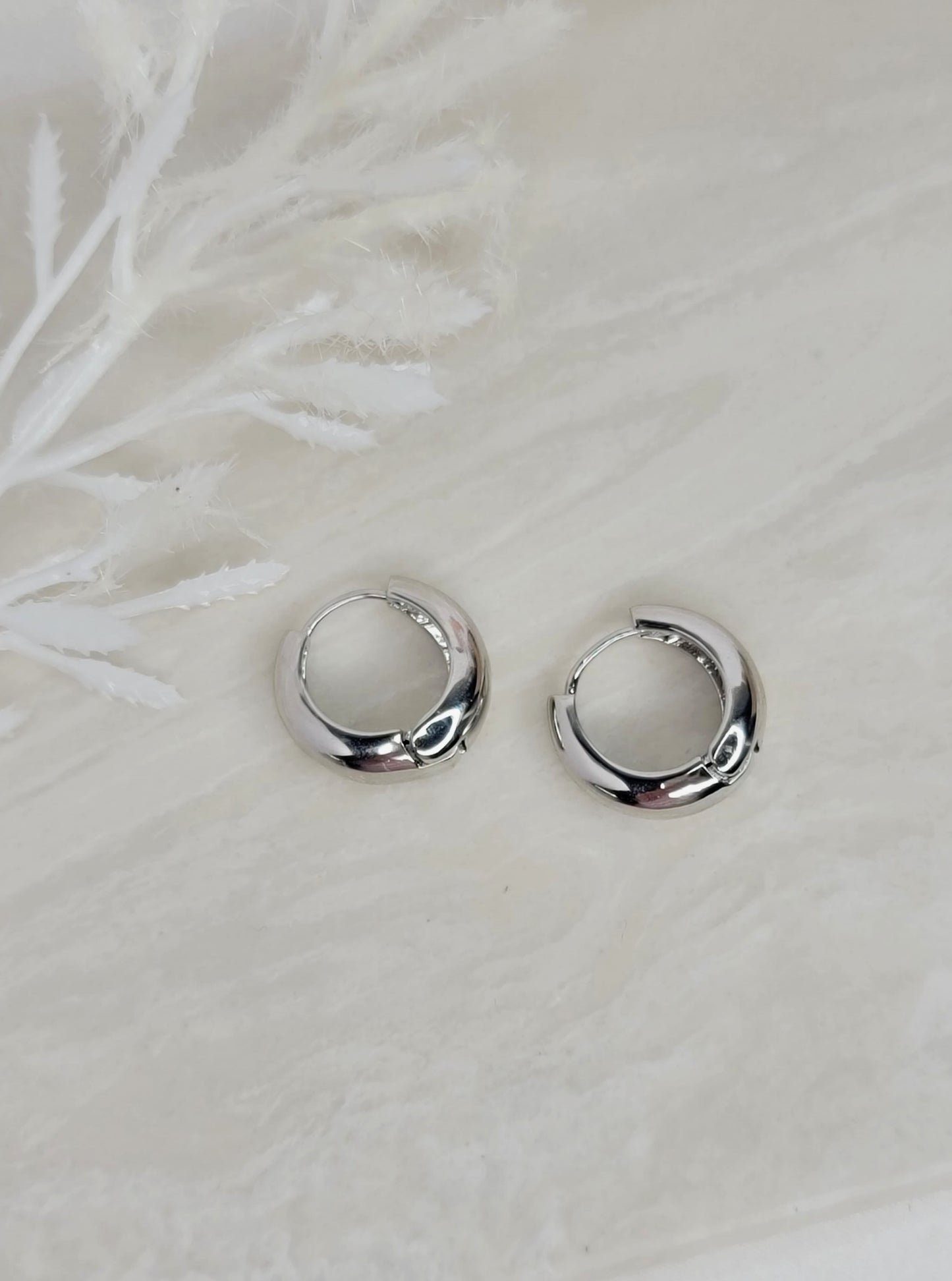 Silver Nova Huggies