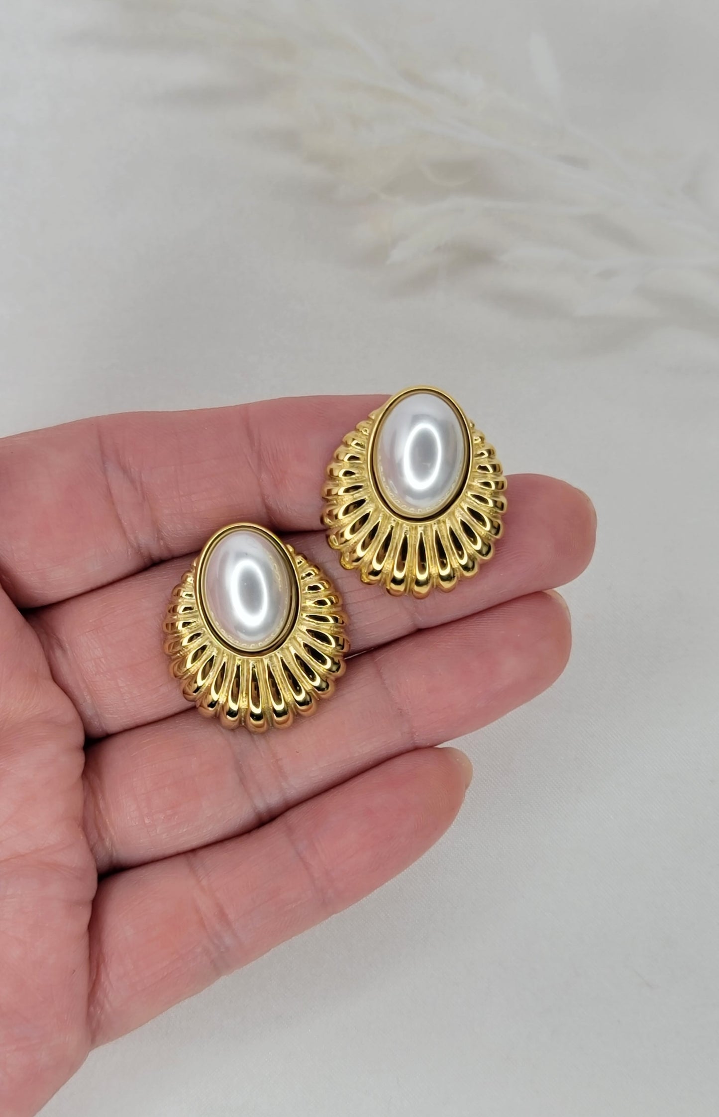 Vintage Gold & Pearl Studs