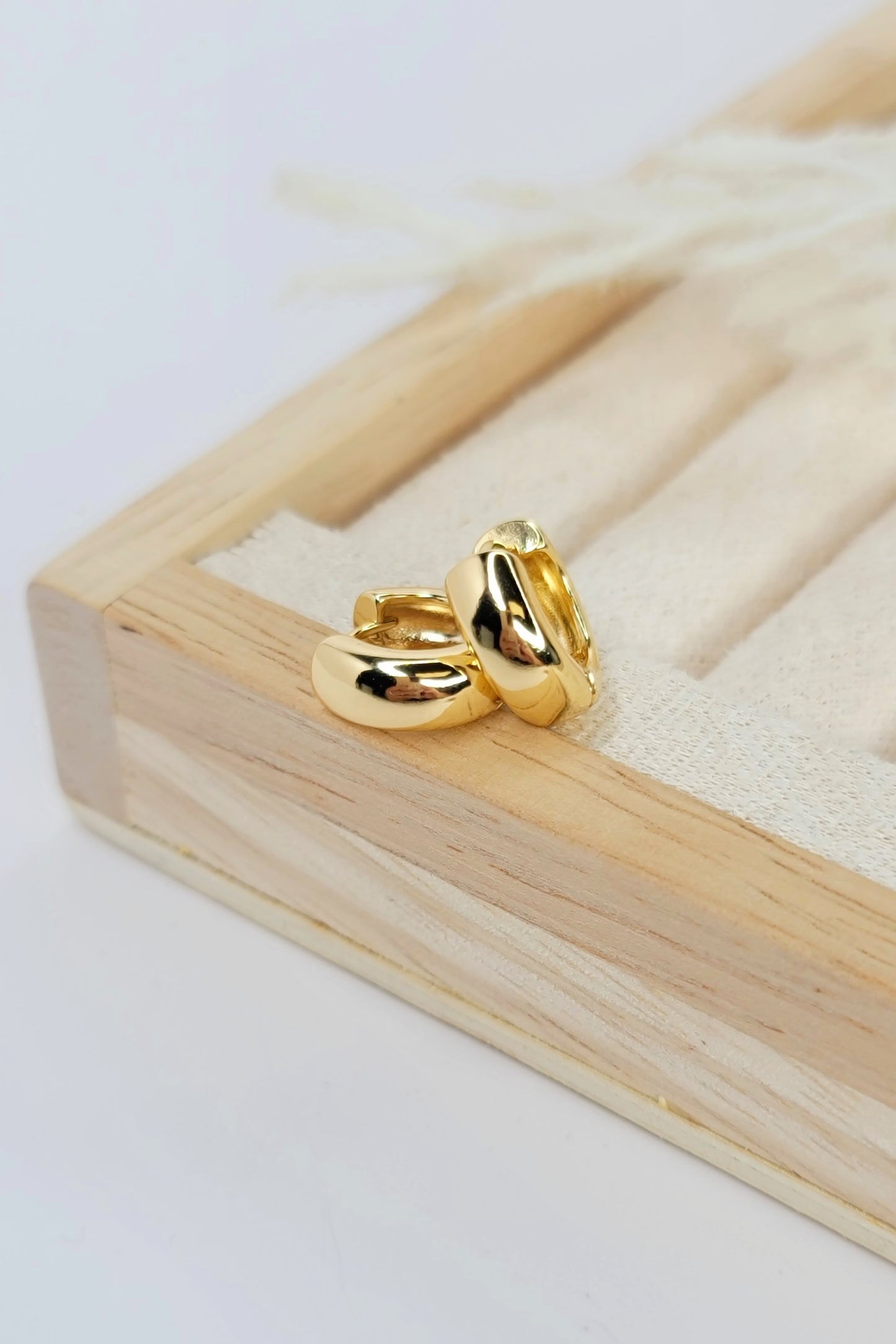 Staple Gold Huggies