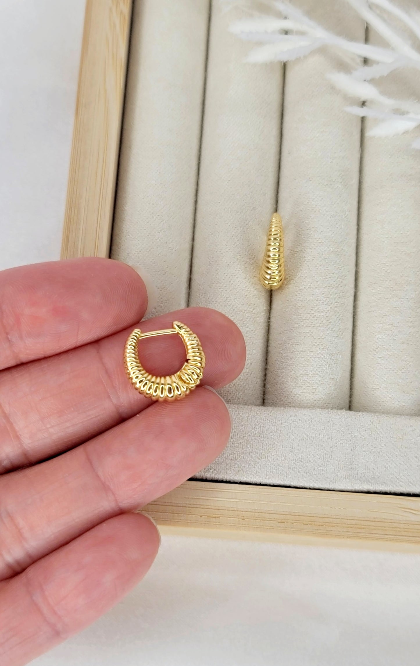 Gold Ribbed Huggies