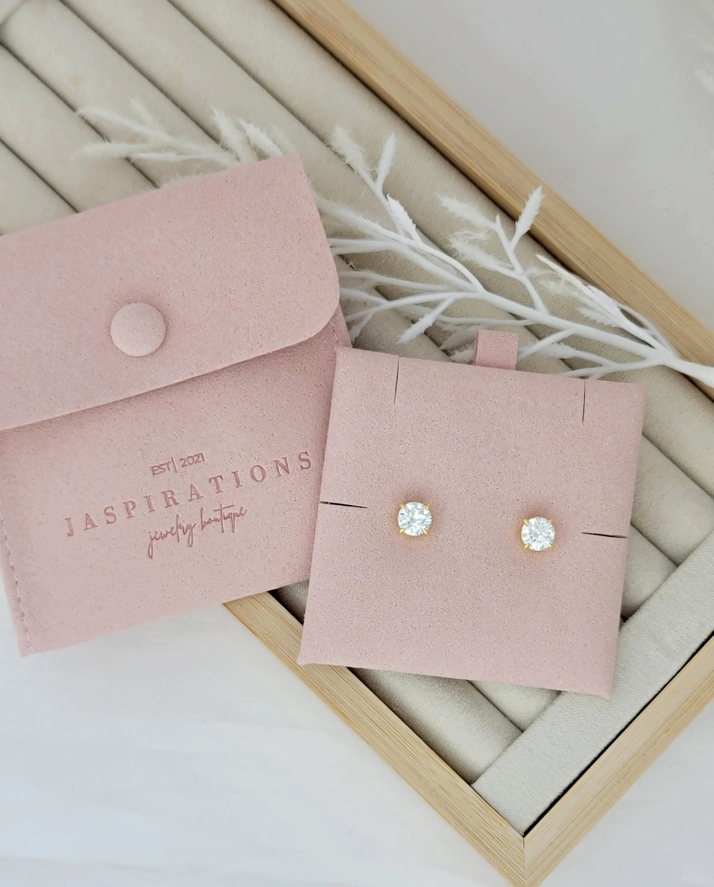 Round Cut Moissanite Studs