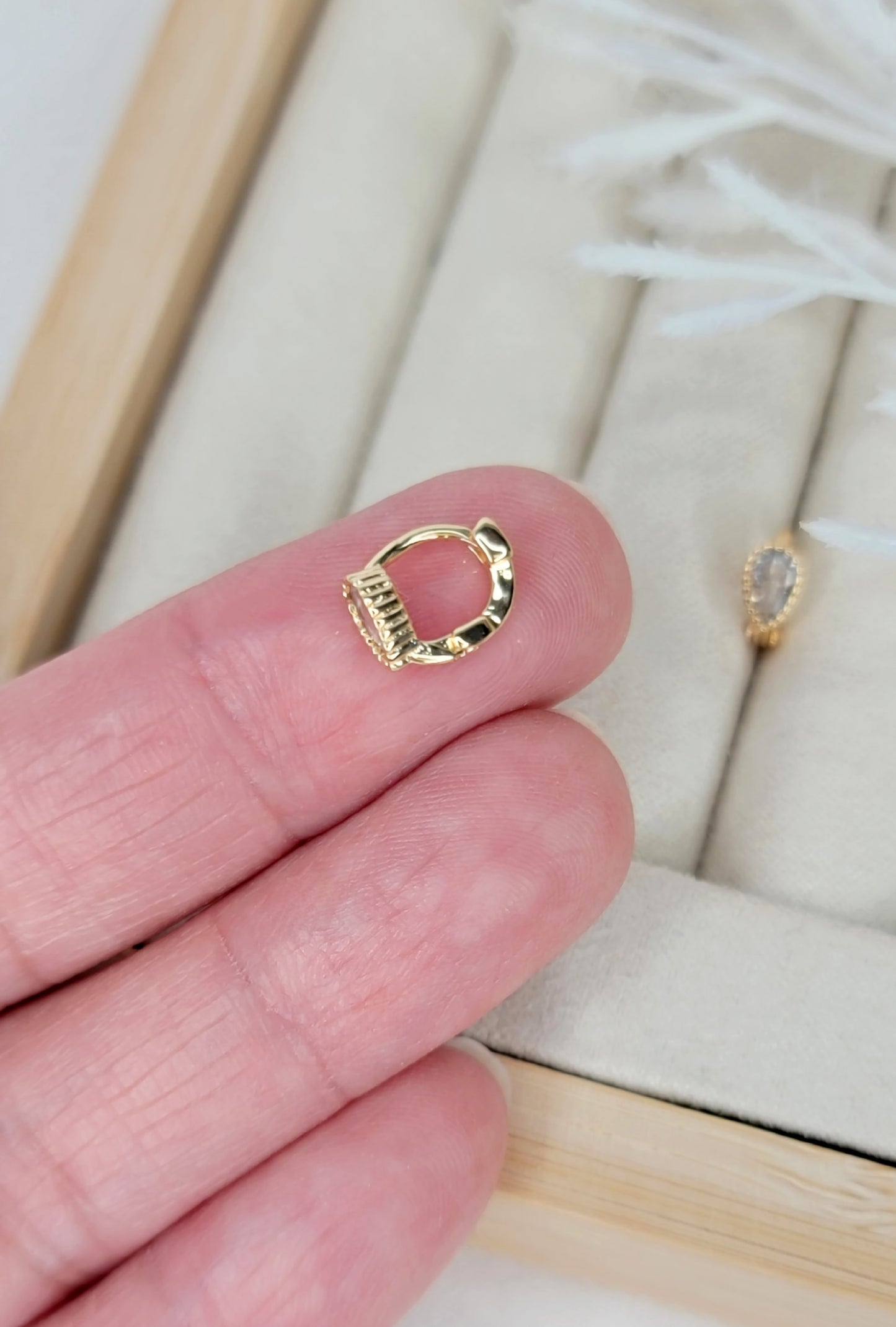 Micro Teardrop Huggies