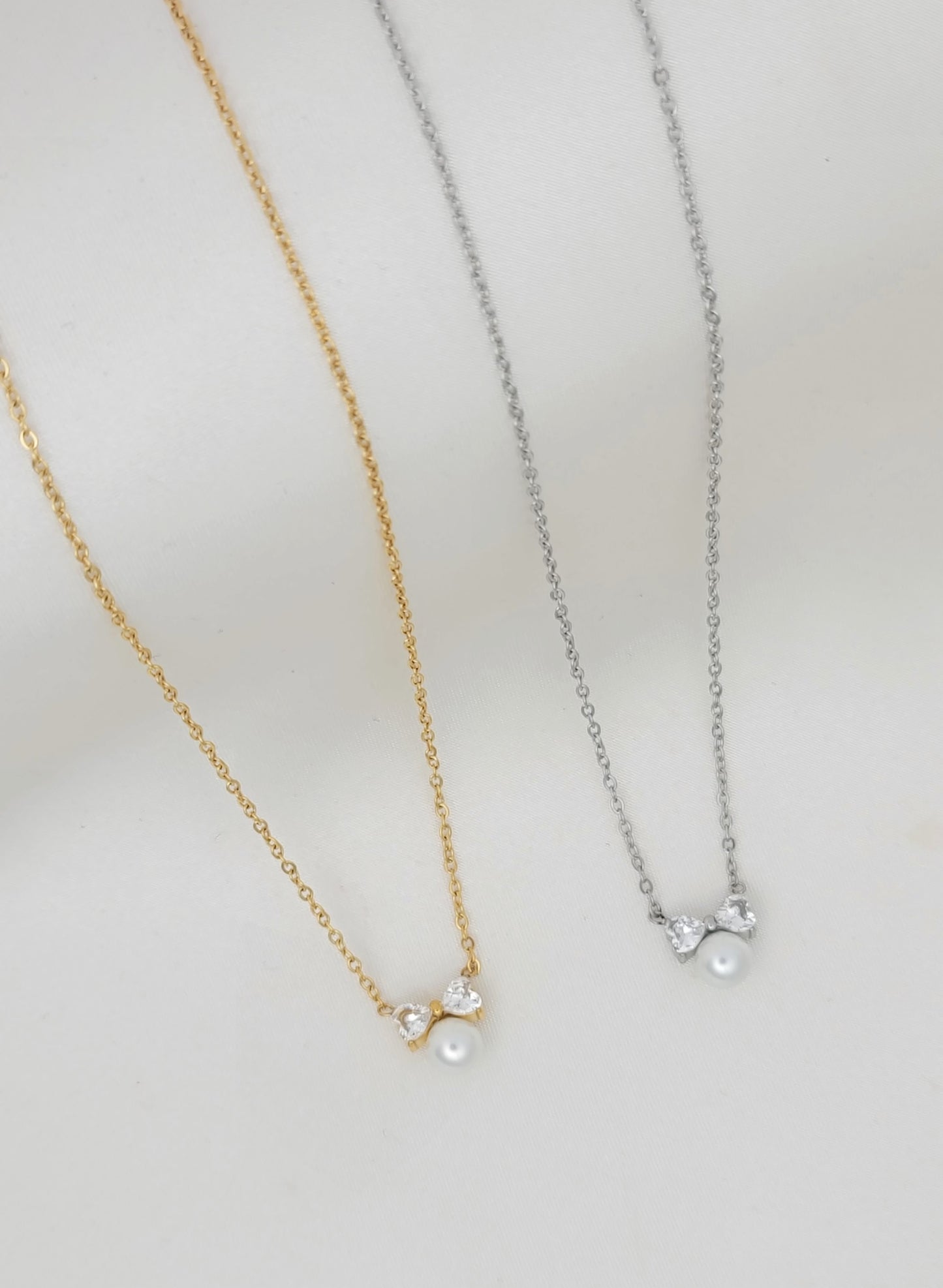 Dainty Bow & Pearl Necklace