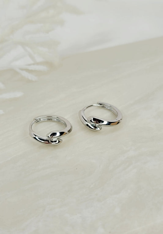 Swirl Huggie - Silver