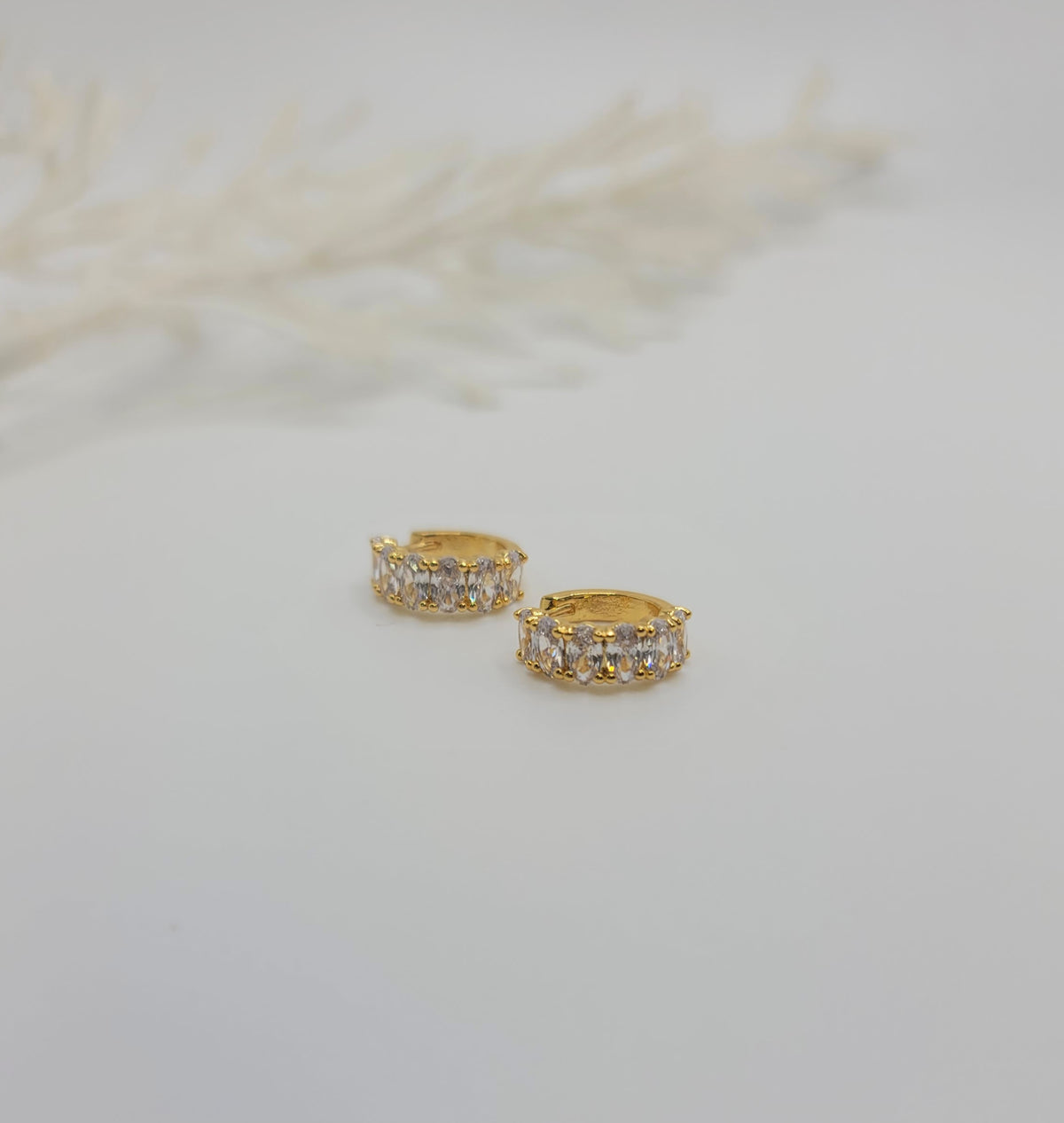 Crystal Huggies - Gold