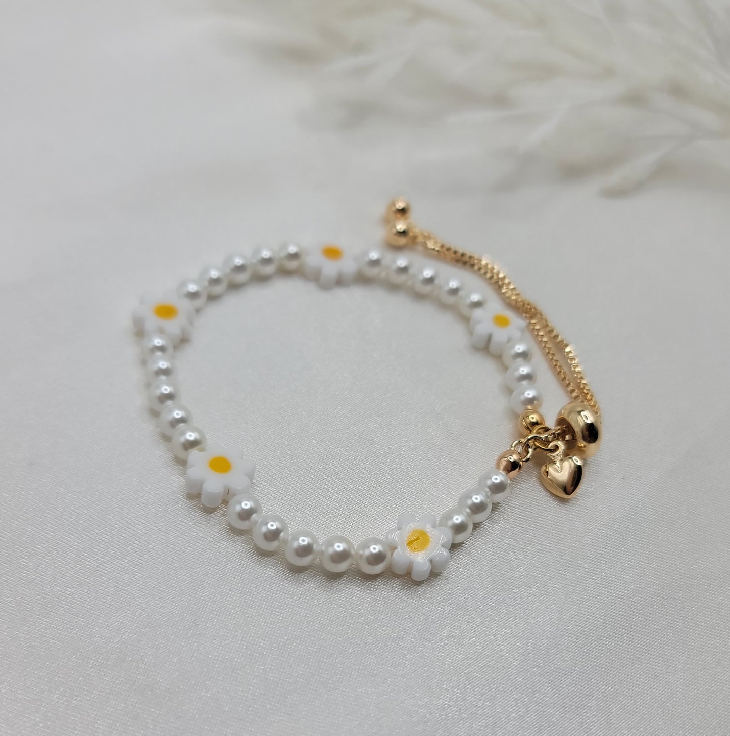 Pearl and Daisy Bracelet