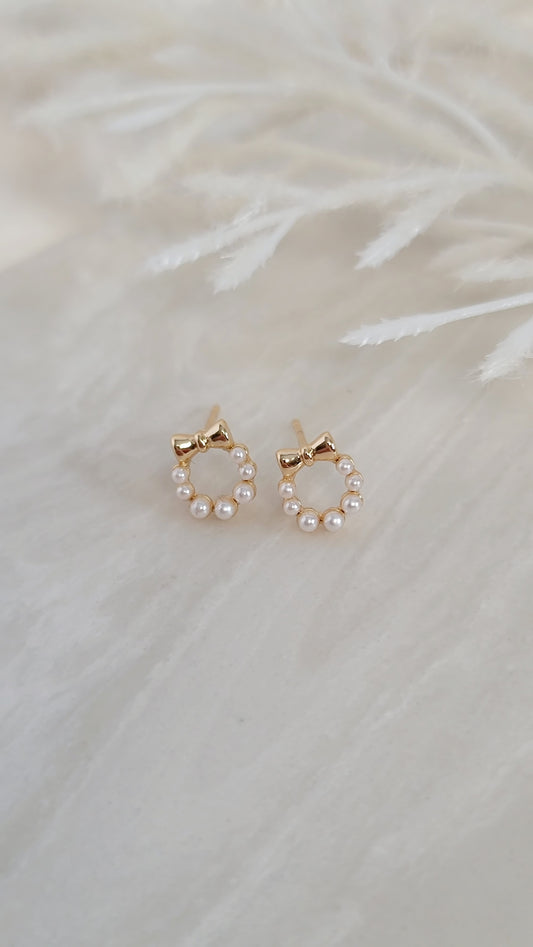 Mini Pearl Wreath Studs