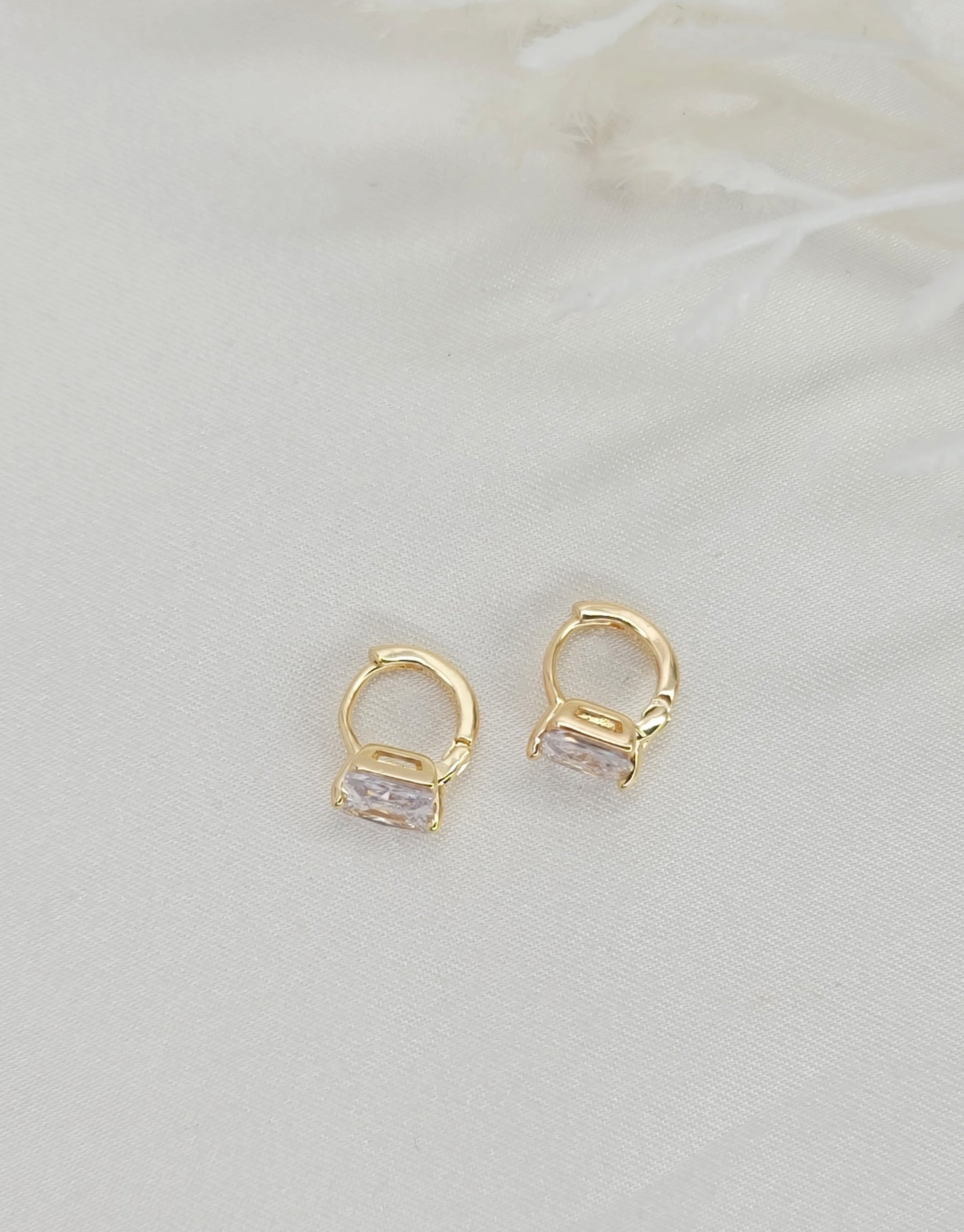 Tiny CZ Princess Cut Huggies - Gold (6mm)