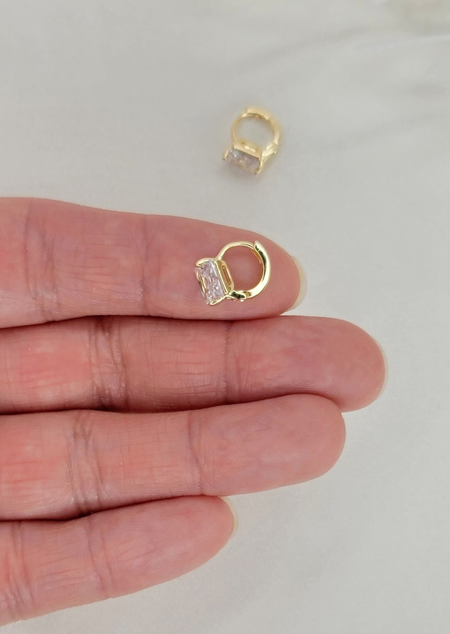 Tiny CZ Princess Cut Huggies - Gold (6mm)