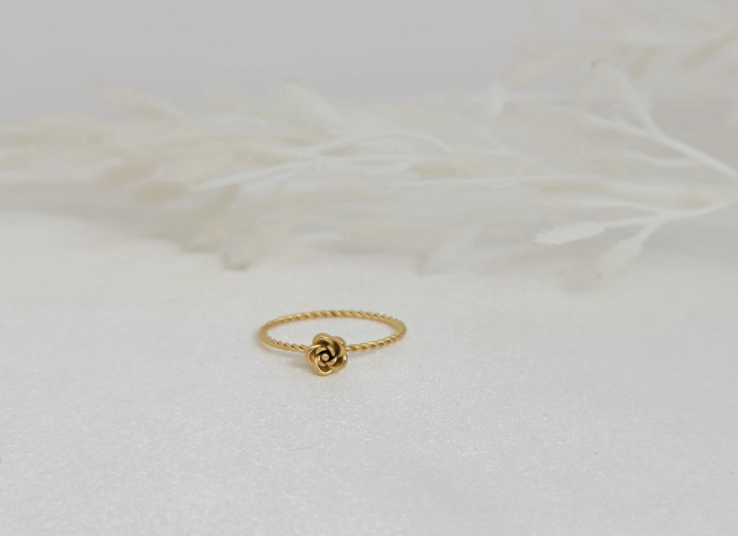 Dainty Flower Ring