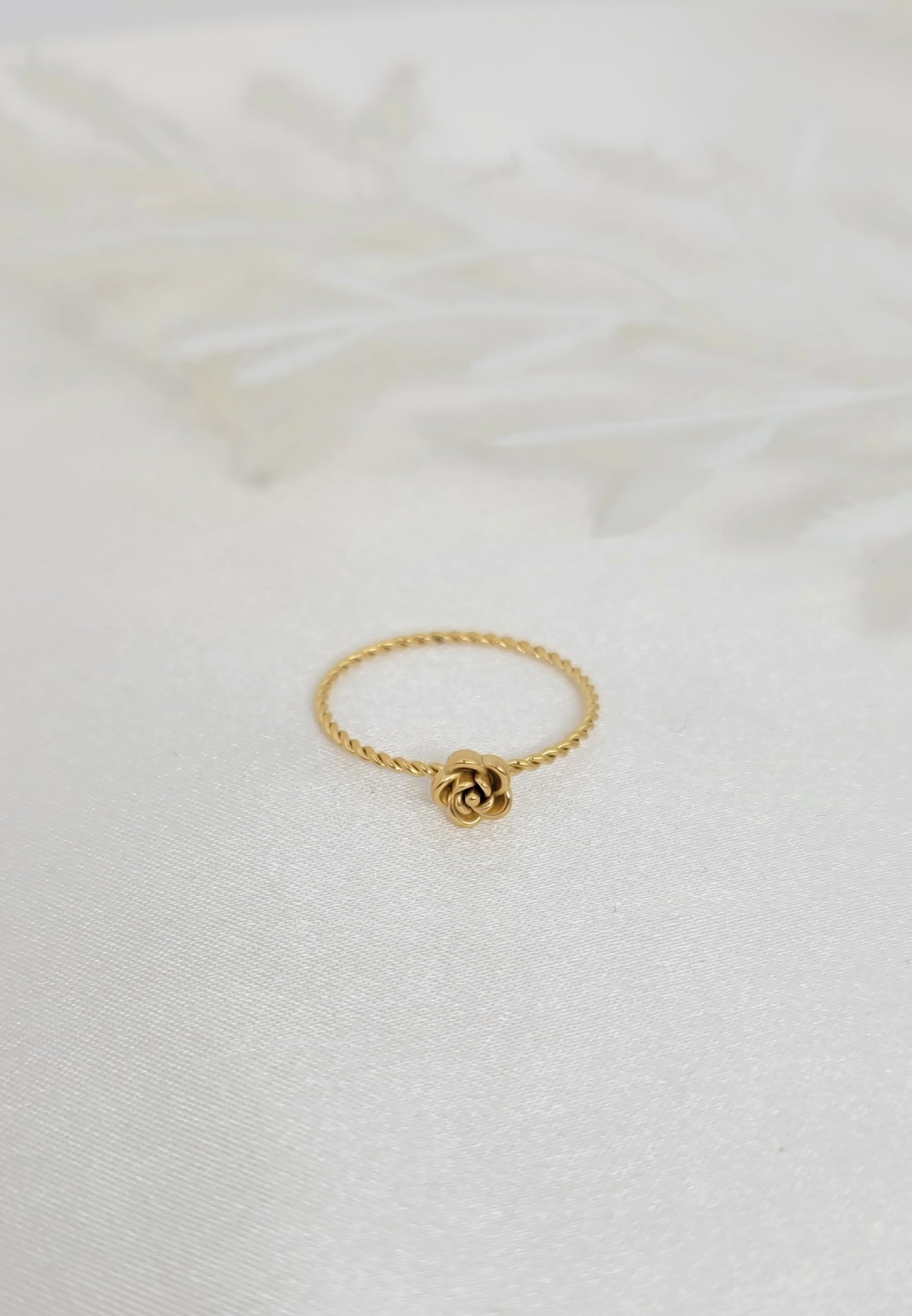 Dainty Flower Ring