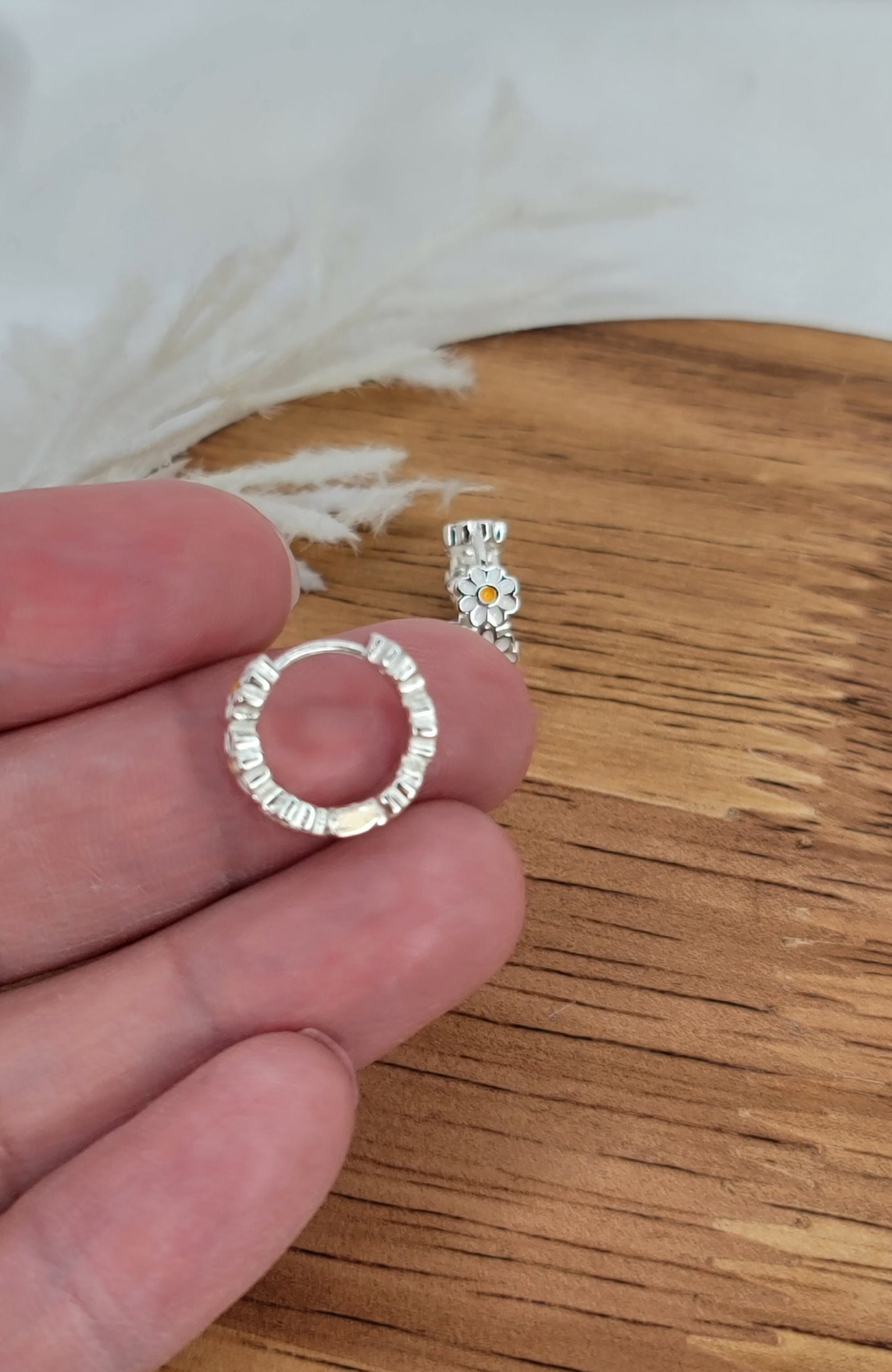 Silver Daisy Huggies