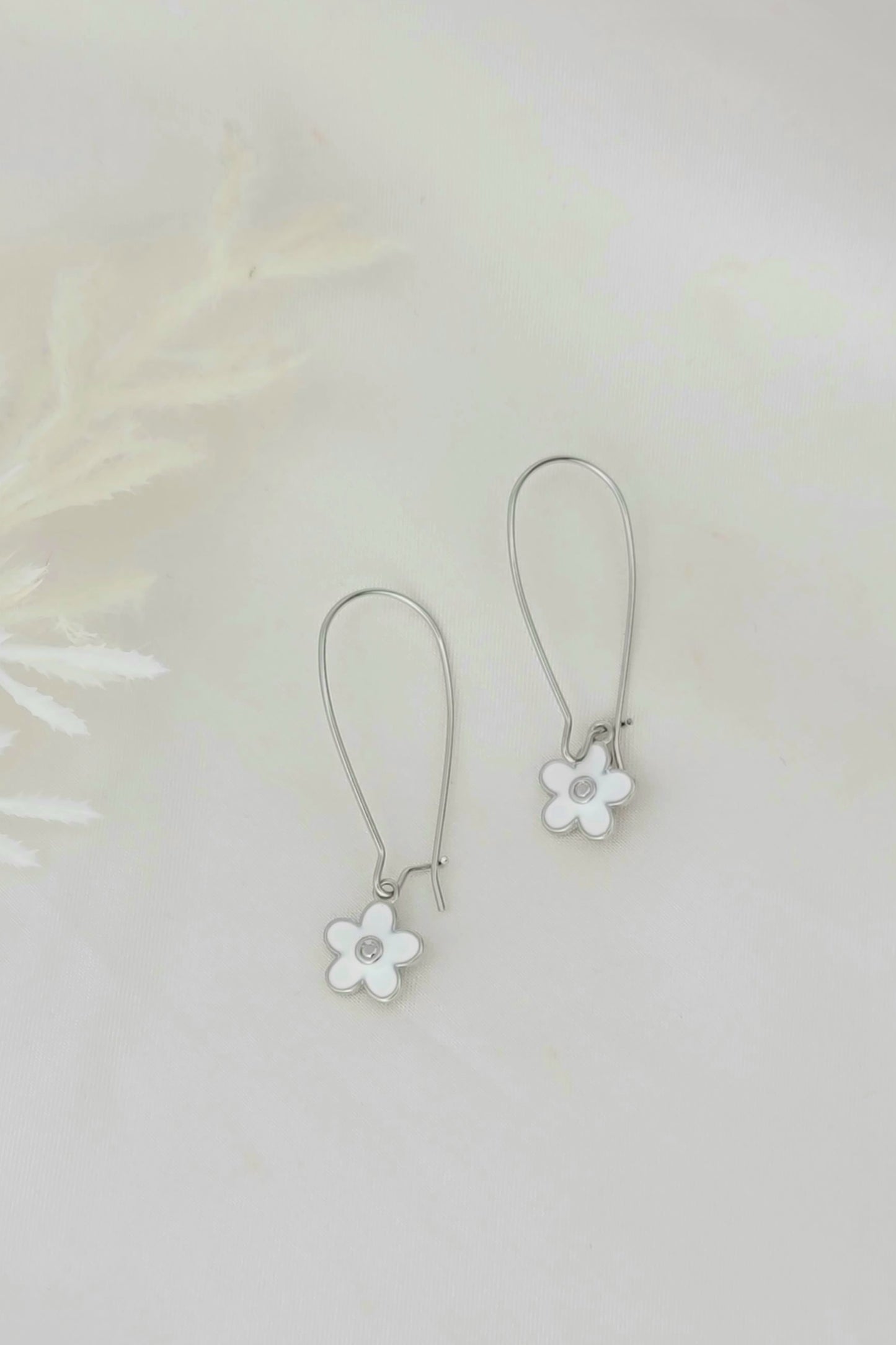 Silver Daisy K-hoop