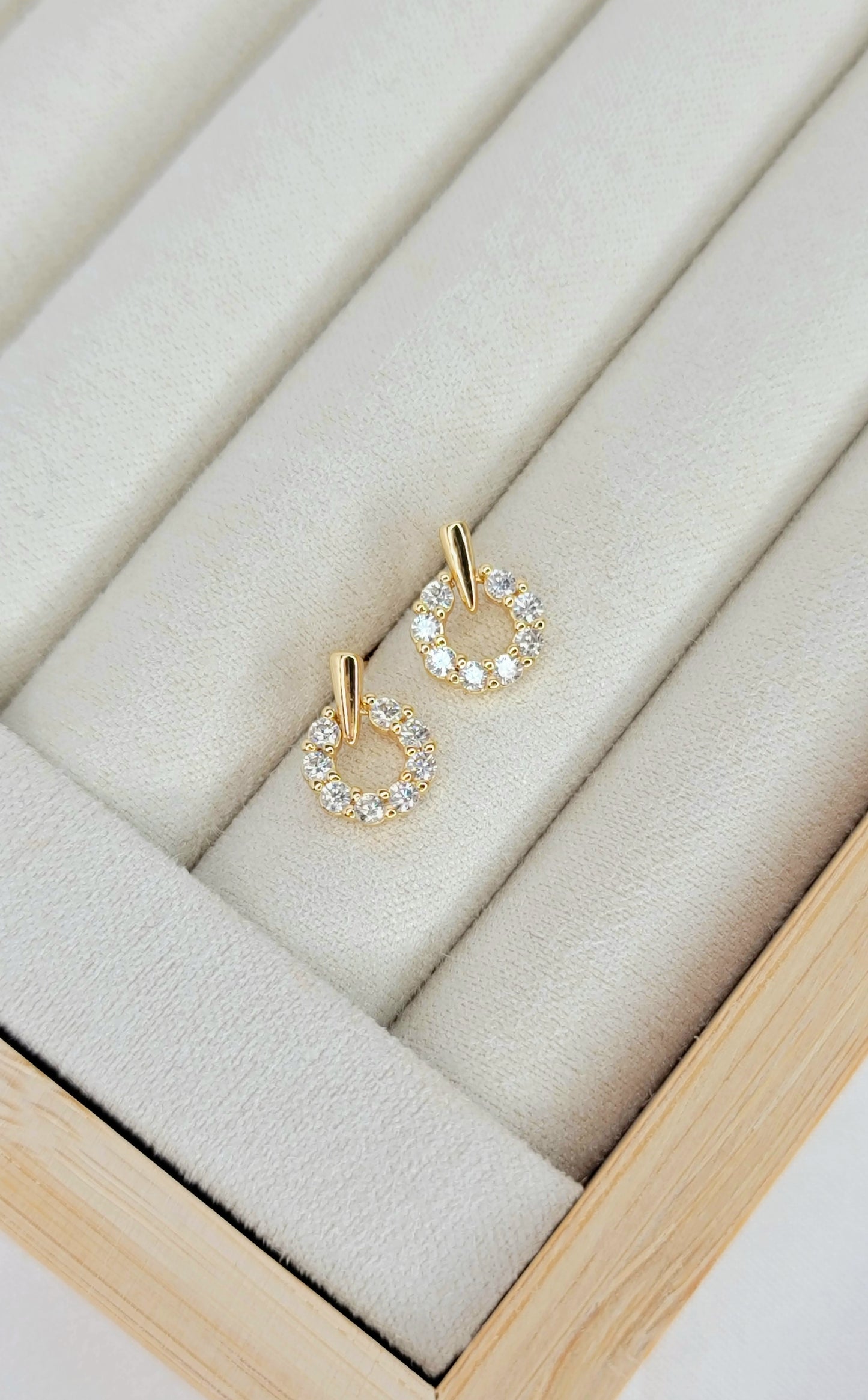 Mini Wreath Studs