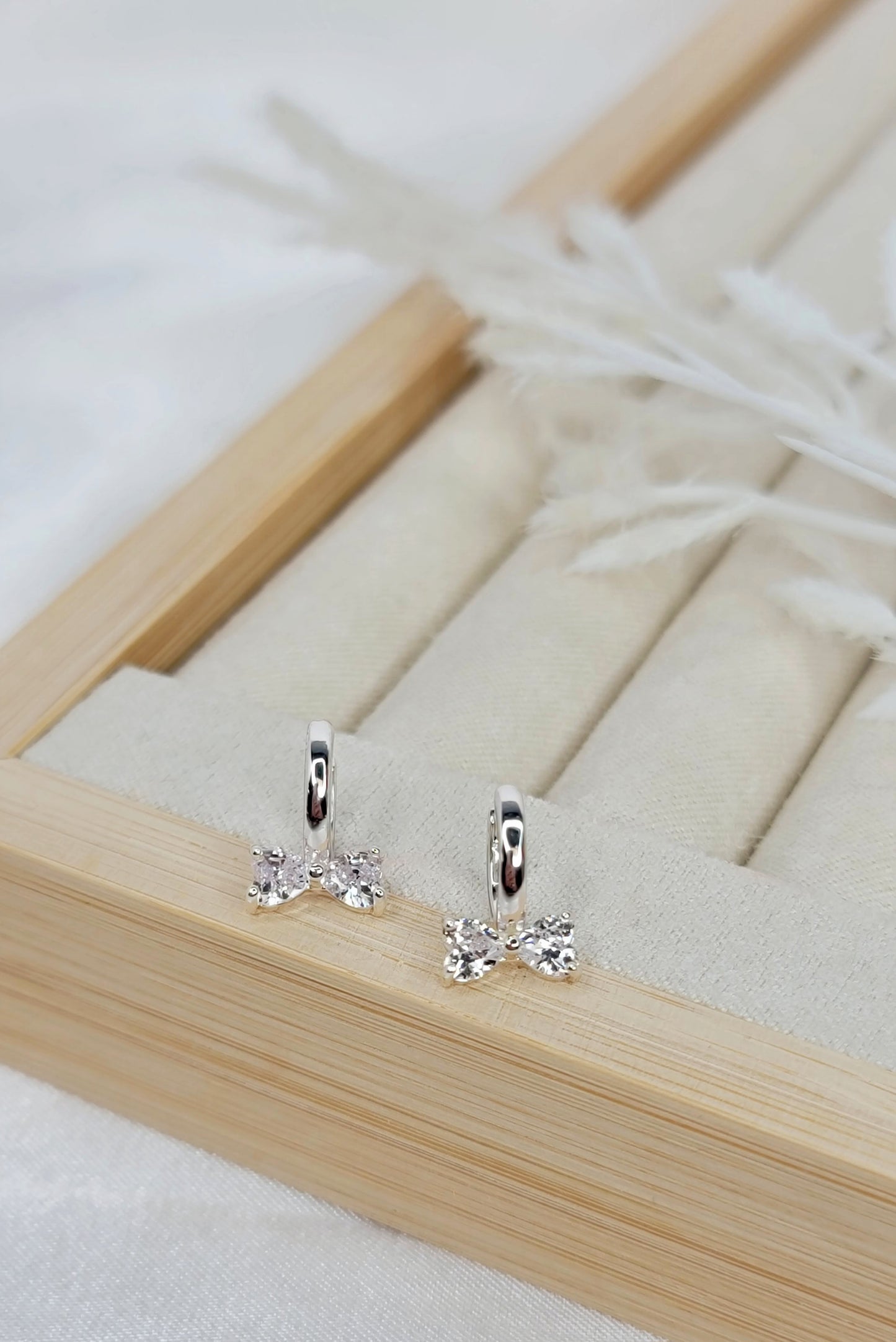 Mini Bow Huggies 8mm - Silver
