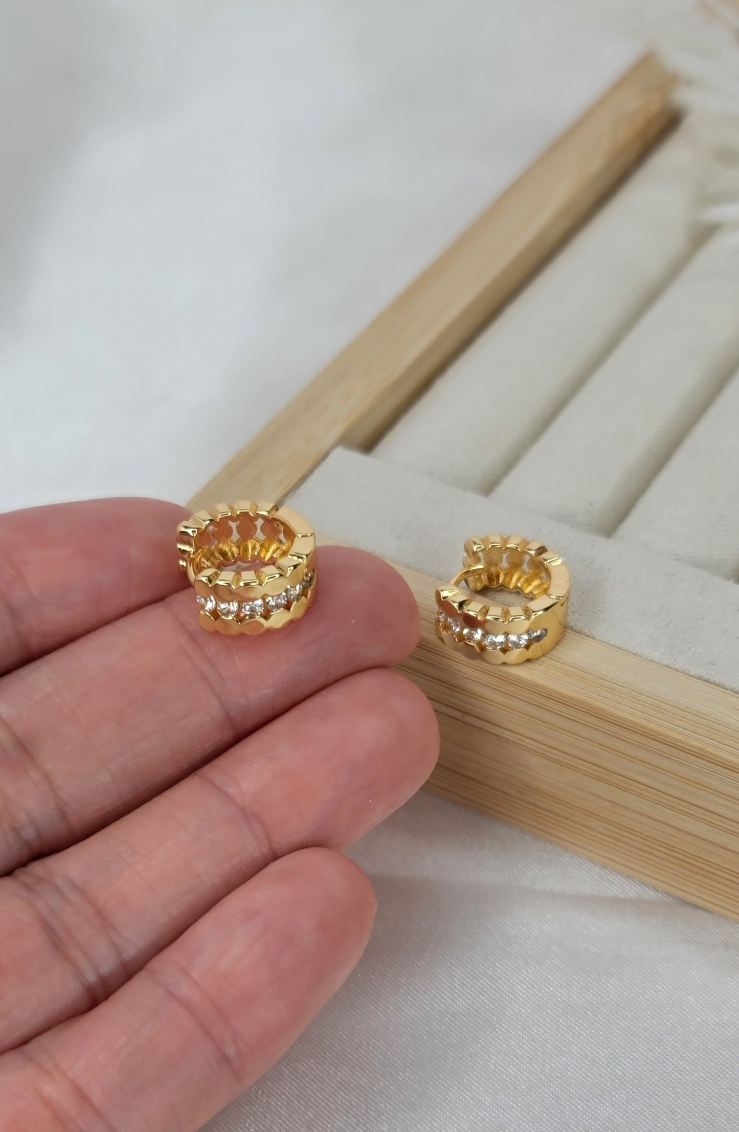 Gold Glow Huggies