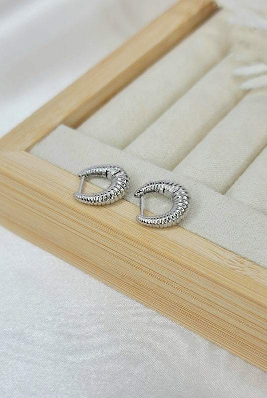 Silver Ribbed Huggies