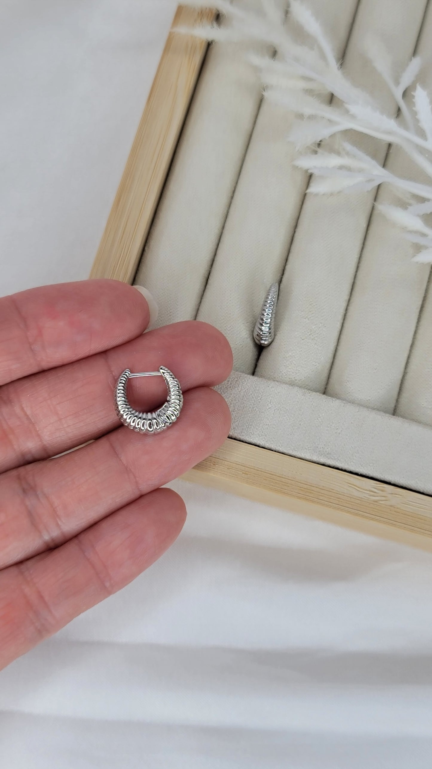 Silver Ribbed Huggies
