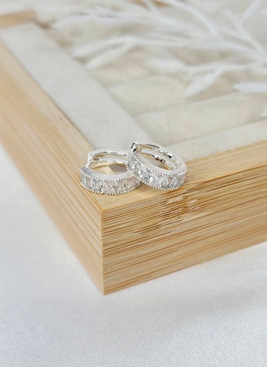 Radiant Huggies - Silver