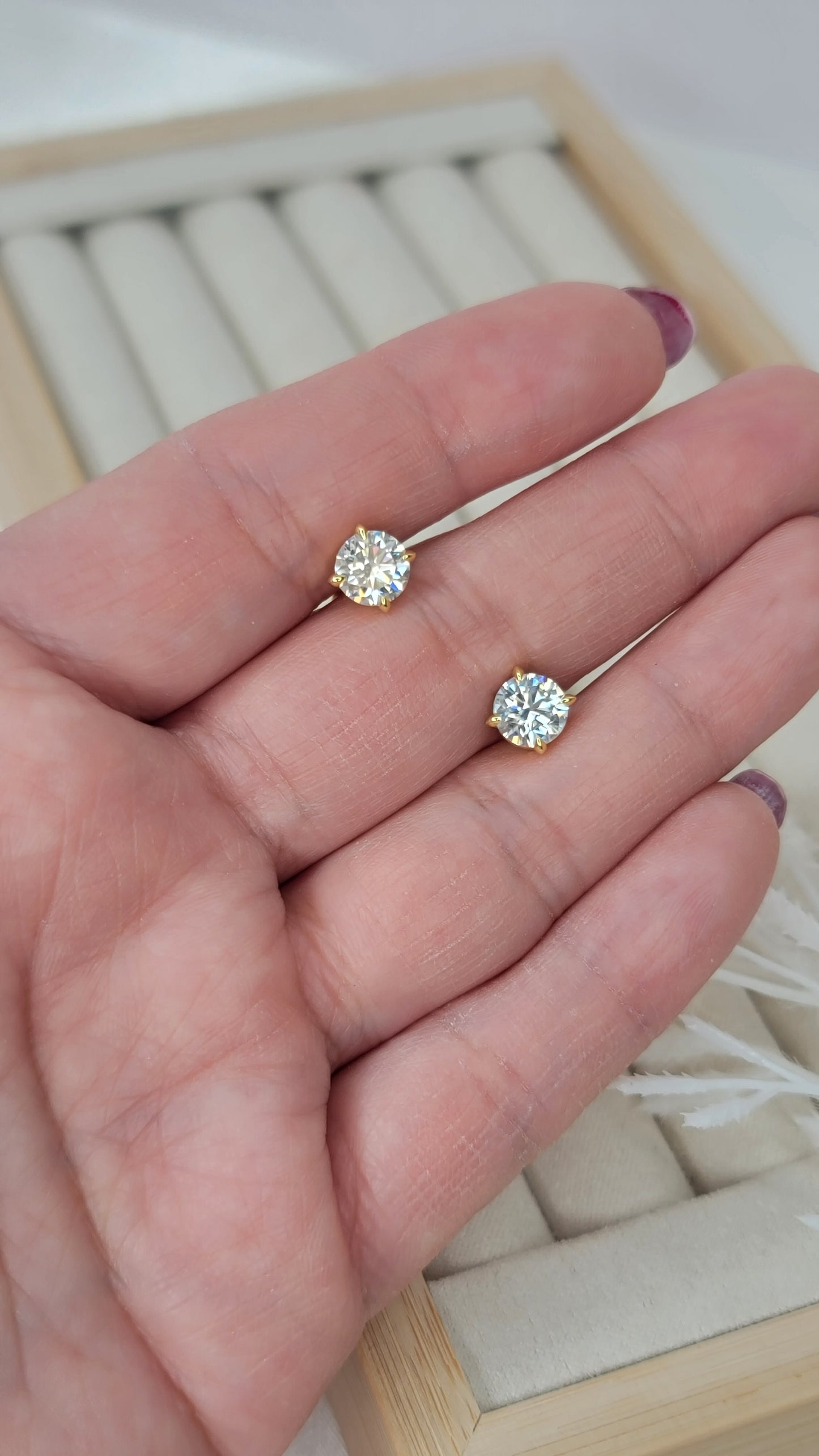 Round Cut Moissanite Studs
