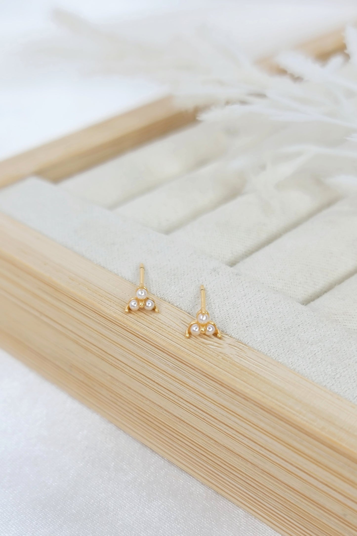 Micro Pearl Studs