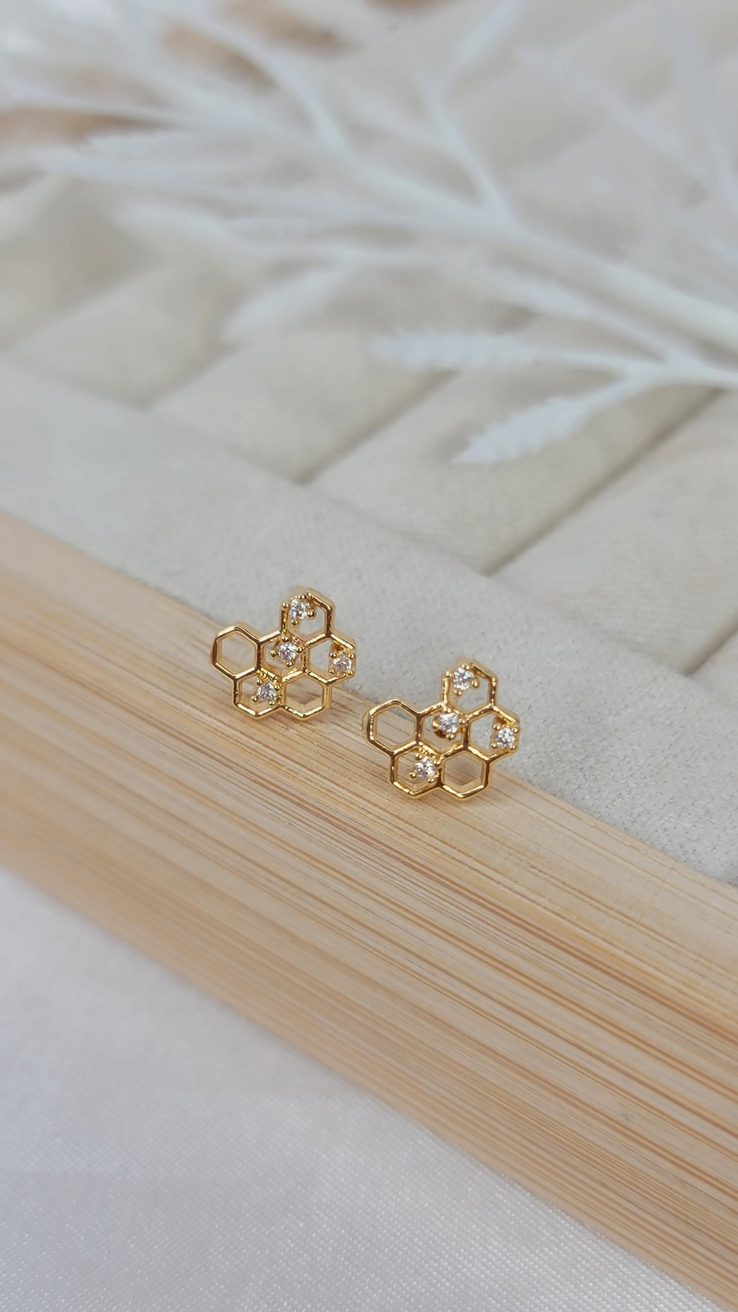 Honeycomb Studs