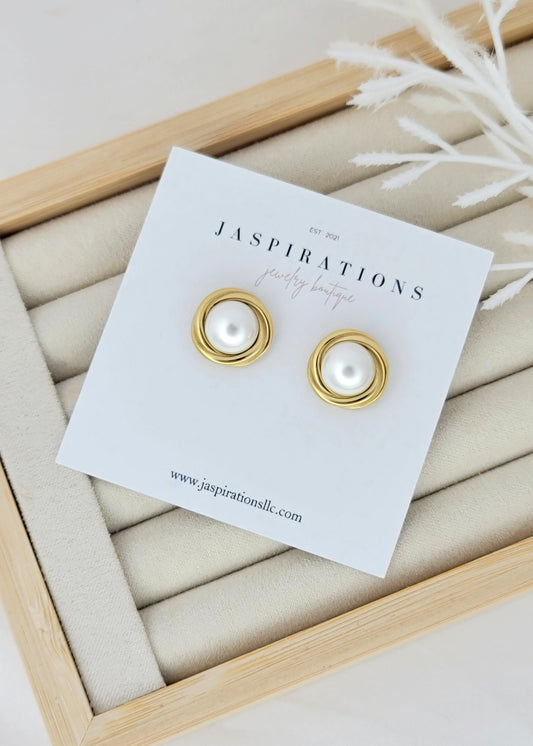 Round Pearl Studs
