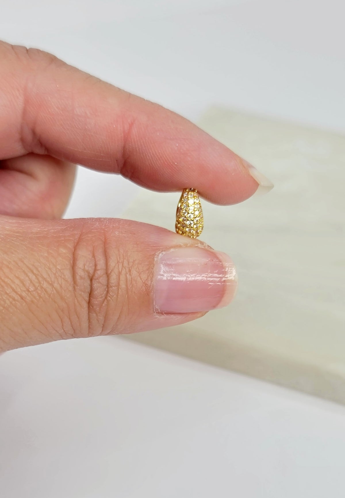 Shiny Oval Huggies