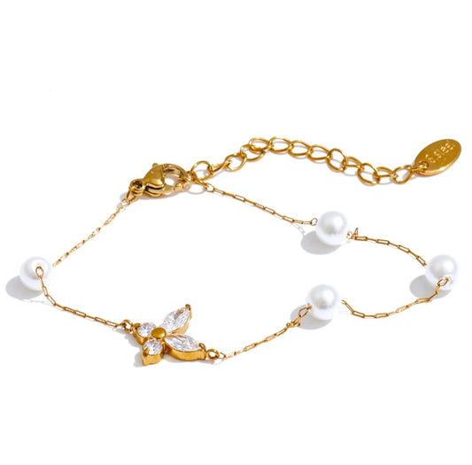 Delicate Flower/Pearl Bracelet