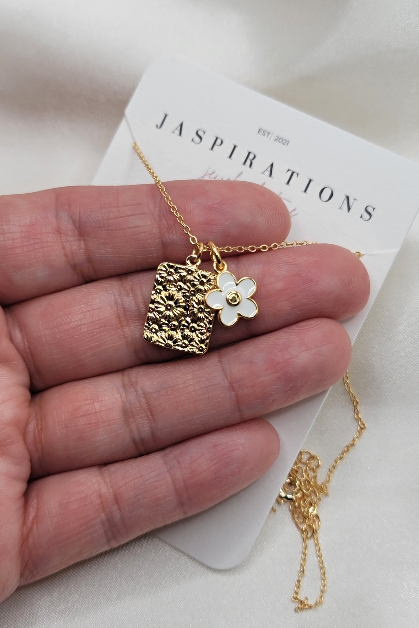 Daisy Necklace