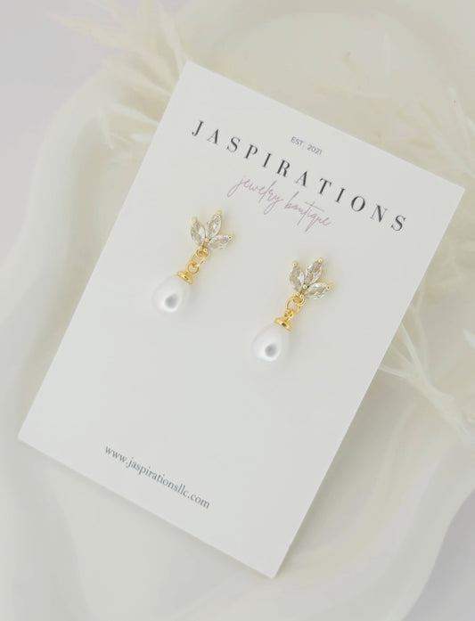 Dainty Pearl Studs