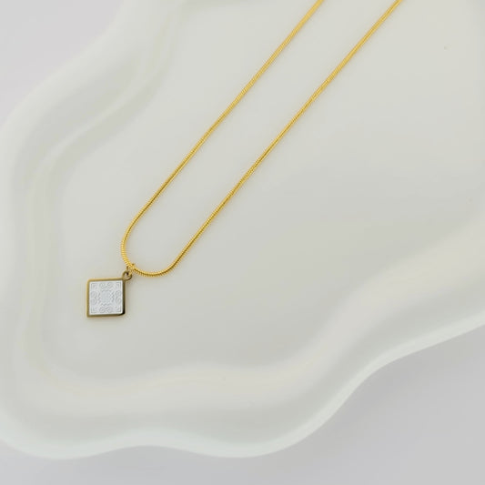Adore Necklace 1